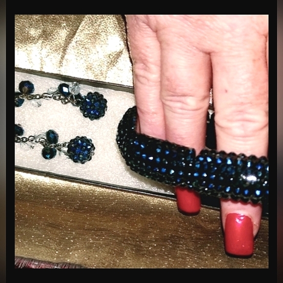 Blue Beaded Sparkly Earrings, Bracelet & Necklace - Picture 16 of 16